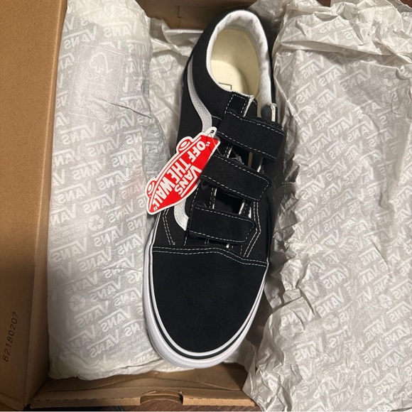 Vans Other - Vans Old Skool V Unisex Men's/Women's Black/White Skate Shoes Size 11 Men